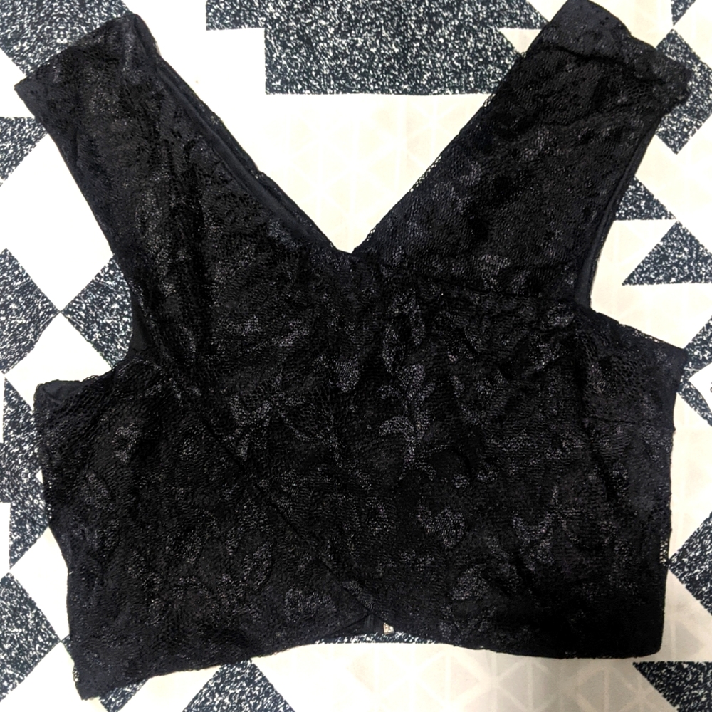 Charlotte Russe Black Lace Crop Top sz M